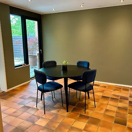 Villa Nyrenoveret Bolig Med Indhegnet Have Aabenraa