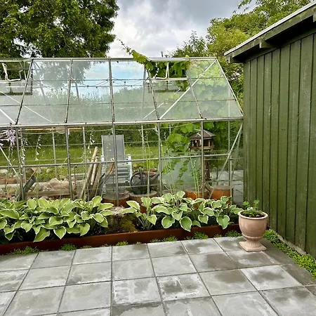 Nyrenoveret Bolig Med Indhegnet Have Villa Aabenraa